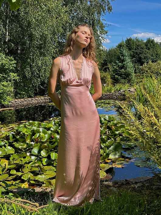 sukienki maxi damskie Sukienka Satynowa z Koronką Lucy