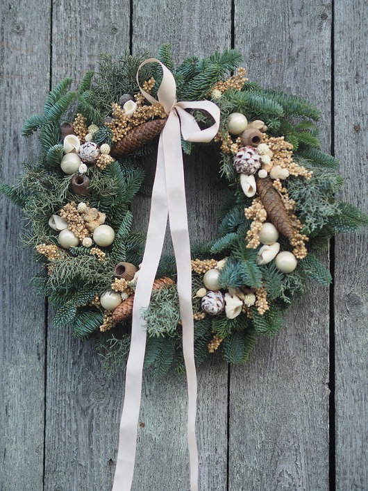 wianki bożonarodzeniowe Naturalny wianek 40  cm BIAŁA CZEKOLADA