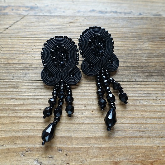 Meduzy , czarne, eleganckie kolczyki sutasz Mró Soutache
