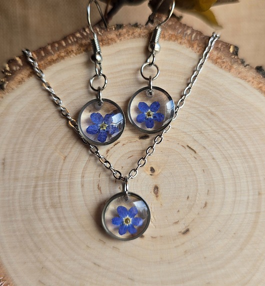 komplet biżuterii Komplet zawieszka i kolczyki srebrne z kwiatami niezapominajkami