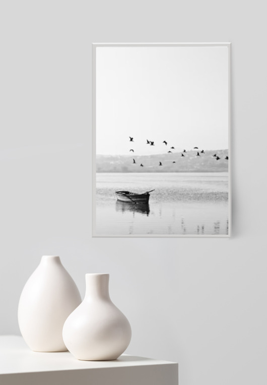 fotografia Plakat czarno biała fotografia morska z łodzią