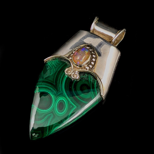 wisiory Królowa natury- malachit