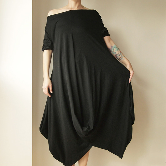 sukienki midi damskie Sukienka Serce oversize Czarna