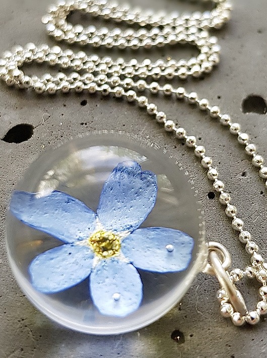 naszyjnik z niezapominajką Grol Jewellery