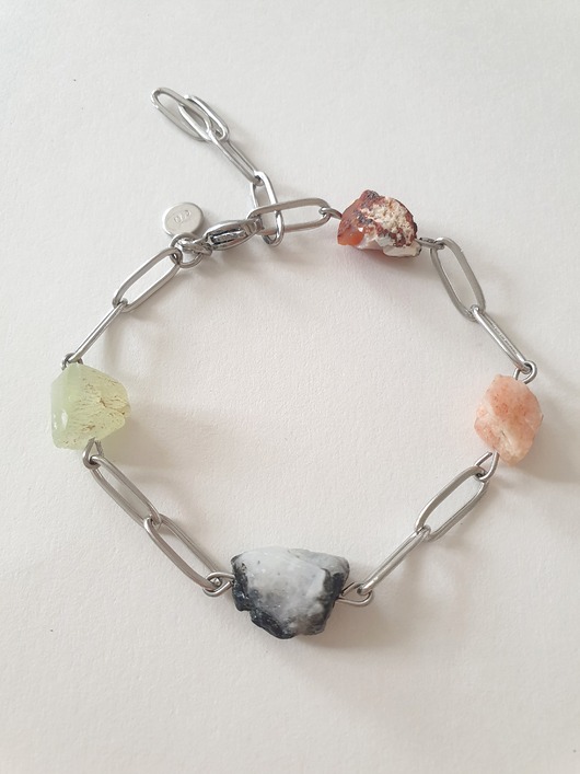 bransoletki z kamieni naturalnych Bransoletka RAW z cienkim łańcuchem, pomarańcze, seledyn