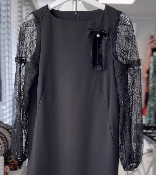 sukienki midi damskie Sukienka z haftowaną koronką