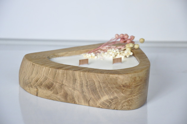 świeczniki i świece Świeca sojowa zapachowa - w drewnie dębu /truskawka/