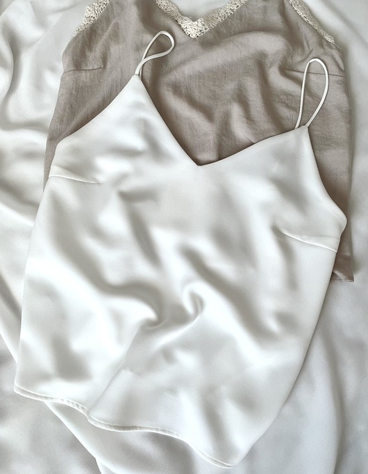 topy damskie Biały klasyczny top na ramiączka White Chic