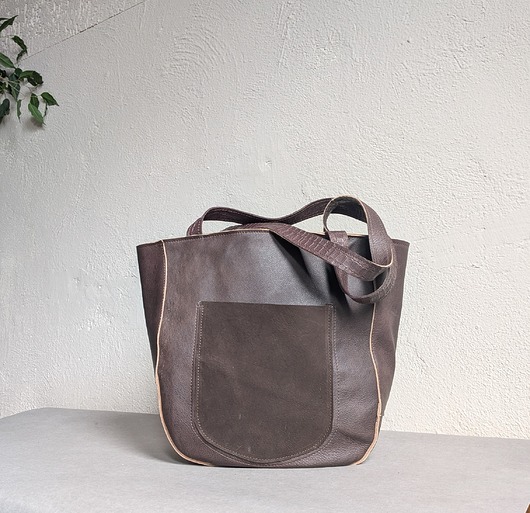 torby na ramię Rogalik średniej wielkości skórzana torebka wiązana na supeł Brązowa