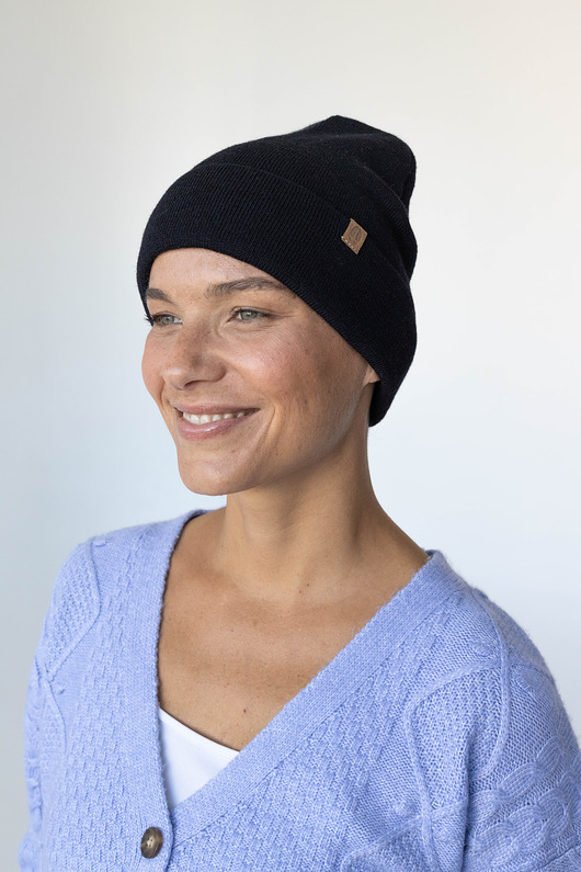 czapki damskie WILK - czapka 100% wełny merino- czarny