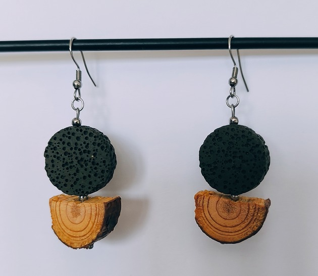 kolczyki drewniane Kolczyki drewniane z lawa wulkaniczną