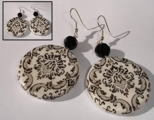 Czarny ornament anielska
