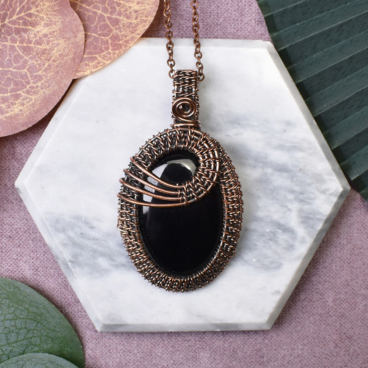 wisiory Miedziany wisiorek wire wrapping z czarnym onyksem #441