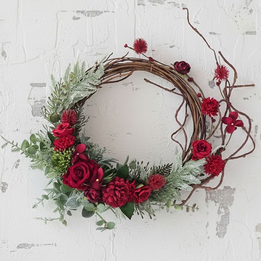 wianki bożonarodzeniowe Fantazyjny asymetryczny wianek czerwień (26cm)