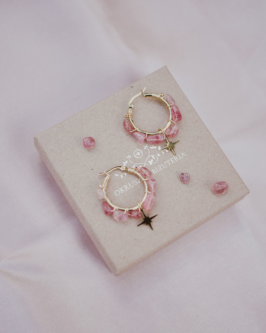kolczyki z kamieniami Kolczyki Lumina, kwarc truskawkowy z gwiazdką