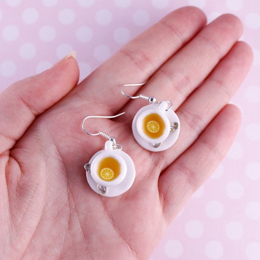 Gorąca herbata z cytryną filiżanki kolczyki Lemon Lovely