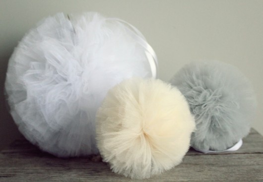 Pompony tiulowe - zestaw Cream Colleco
