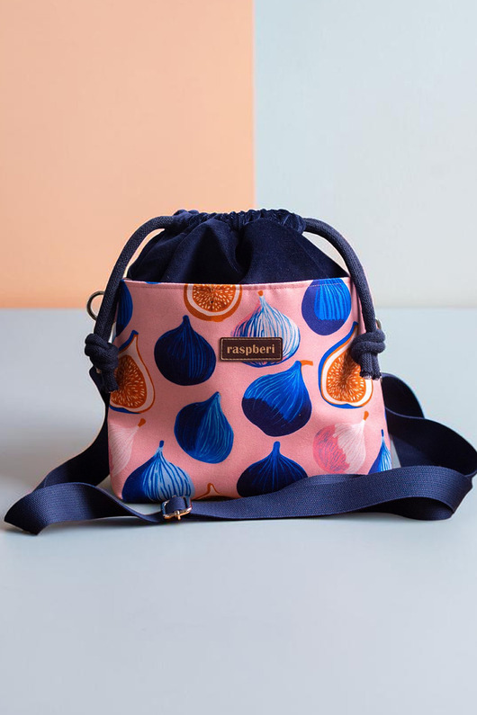torebki mini Granatowa listonoszka z kominem z weluru w figi handmade, unikat