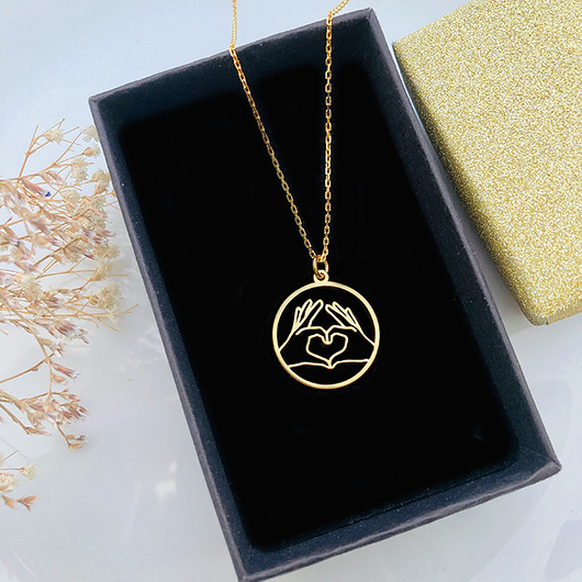 złote naszyjniki Naszyjnik z sercem, I love you, gest dłoni, miłość