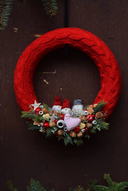 wianki bożonarodzeniowe Skrzaty - Czerwony Wianek świąteczny