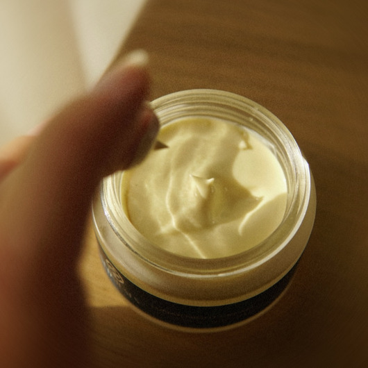 kremy do twarzy i pod oczy Lunar Night Cream z ceramidami i melatoniną