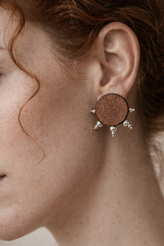 kolczyki drewniane Drewniane kolczyki Uziemienie