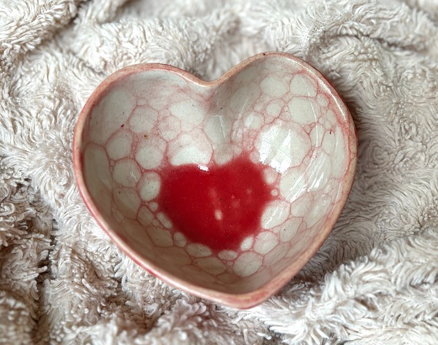miski i misy Ceramiczna miseczka "Serce" - wersja z czerwonym szkliwem