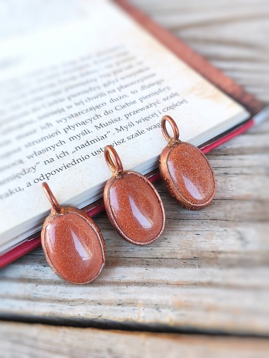 wisiory Miedziany Wisior Blask Tysiąca Słońc - Piasek Pustyni i Miedź