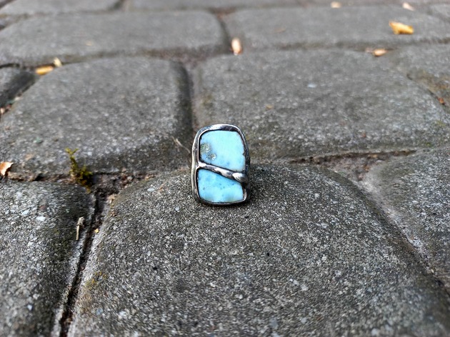 Larimar - pierścionek regulowany po drugiej stronie lustra