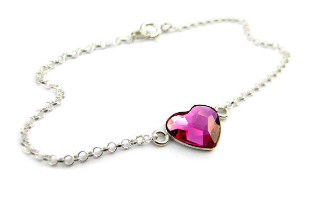 bransoletki srebrne Bransoletka - Serce w fuksji