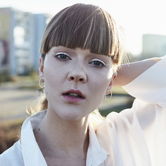 Uniwersalne, delikatne kolczyki koła KOS jewellery