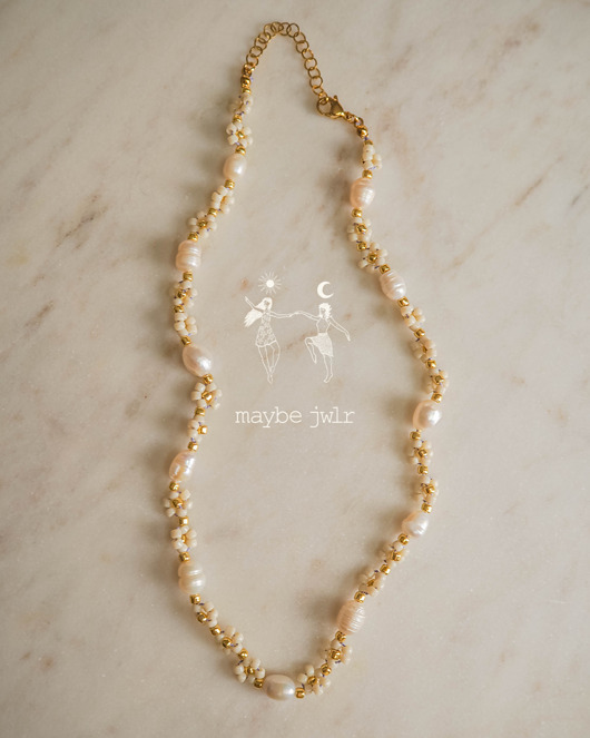 chokery Naszyjnik Vanilla ze stokrotkami i perłami