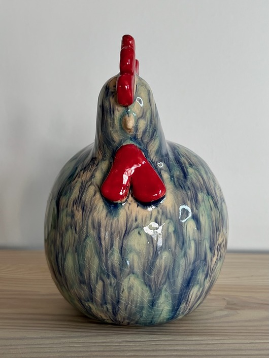 figurki i rzeźby Kura w zielono - niebieskie plamki