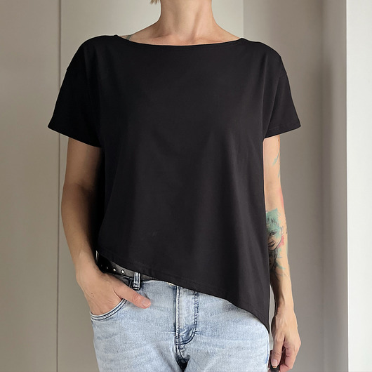 t-shirt damskie Asymetryczna bluzka bok czarna