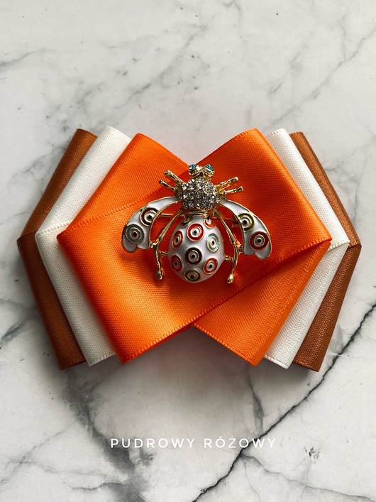 broszki Brosza z cudnym Owadem w stylu A R T