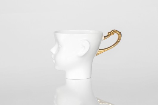 Kubek Główka zdobiony złotem ENDE ceramics