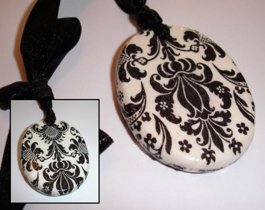 Czarny ornament anielska
