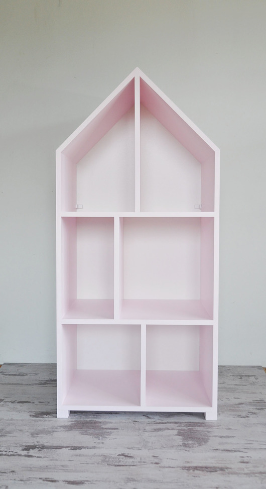 meble do pokoju dziecka Drewniany regał z półkami z kształcie domku ,meble z drewna miasto