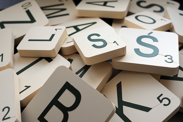 naklejki ścienne do pokoju dziecka Kostki SCRABBLE 10x10cm  zamówienie indywidualne