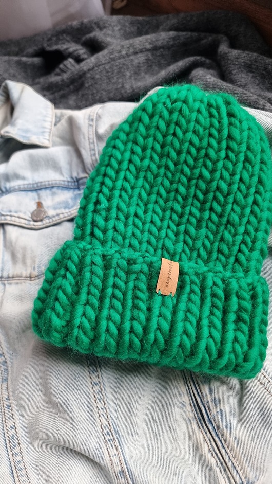 czapki damskie Czapka WOOLUBIONA CLASSIC 100% wełny