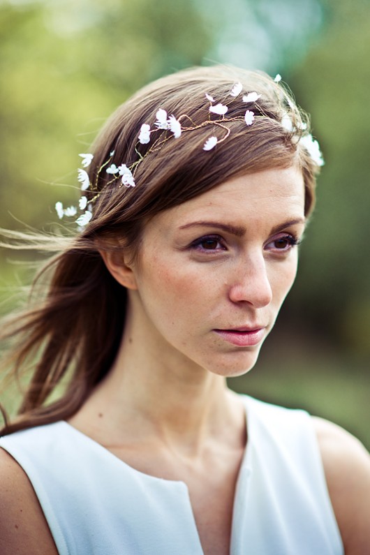 Delikatny wianek z jedwabnymi kwiatkami - 035 Liliana Krokodylu