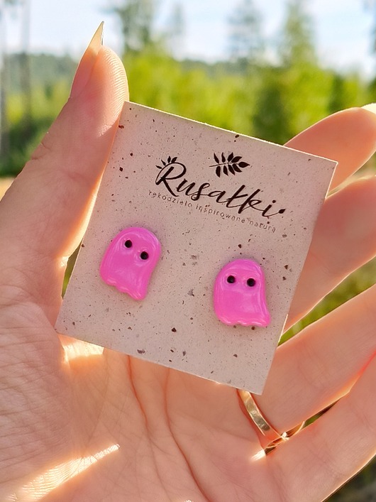 kolczyki z masy plastycznej Kolczyki duszki różowe biżuteria z motywem ducha magiczny prezent