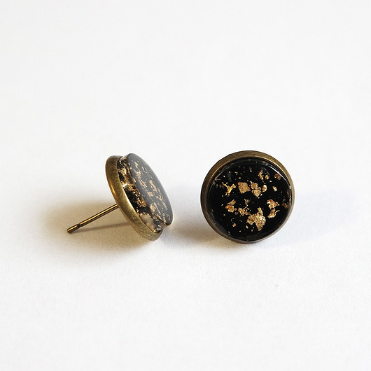 kolczyki z żywicy Kolczyki - Żywica czarno-złote - małe, brąz