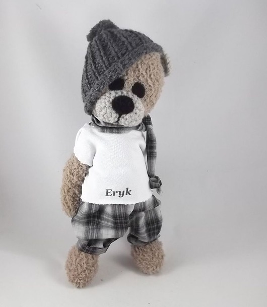 ERYK - szydełkowy miś, personalizacja wernika