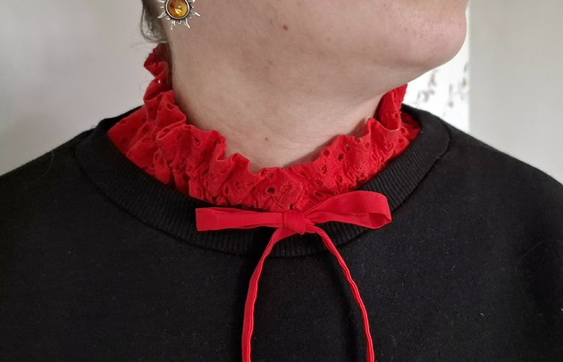 ubrania różne Kołnierzyk czerwony