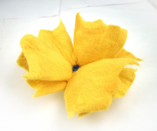 Jedwabnofilcowa Broszka: Trendy Coloured filcant