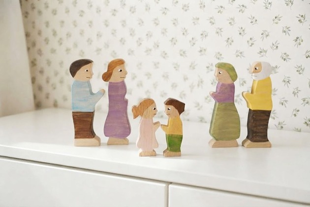 klocki i zabawki drewniane Zestaw 6 drewnianych figurek członków rodziny