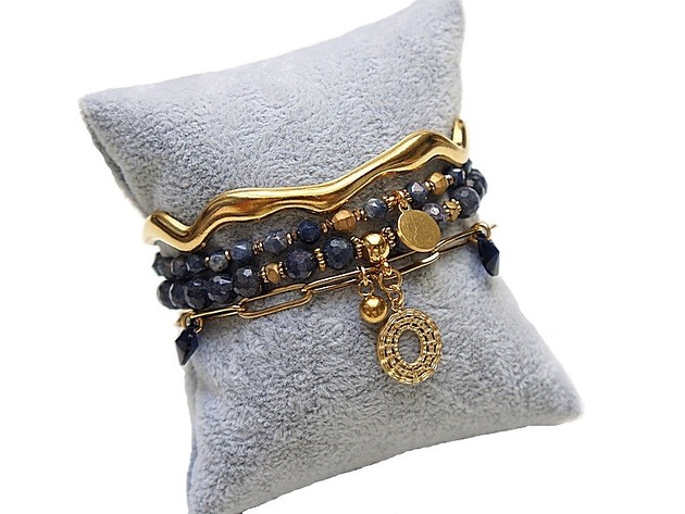 bransoletki z kamieni naturalnych Zestaw bransoletek Szafiry  Szlachetna kolekcja