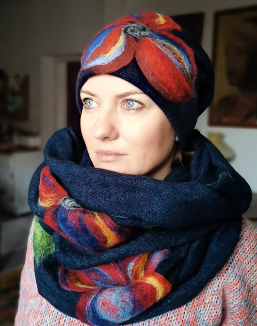 komplet wełniany granatowy wełna merynosy kwiaty ruda klara
