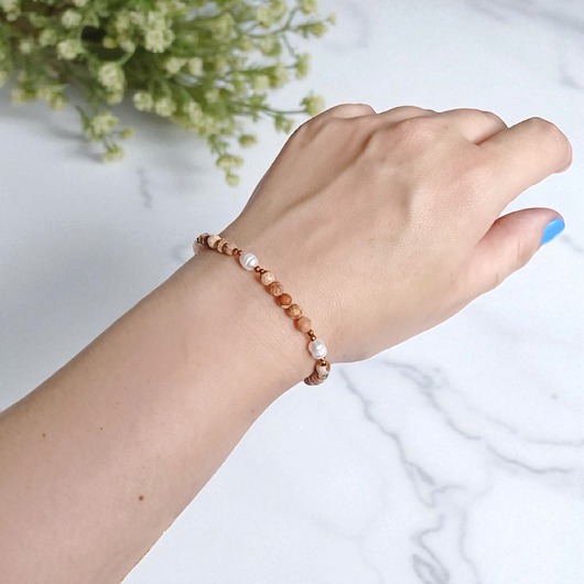 bransoletki z kamieni naturalnych Bransoletka : perły, jaspis, hematyt